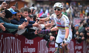 Tadej Pogačar ukinira Ikipe ya UAE Team Emirates - XRG, yegukanye isiganwa ry'umunsi umwe "Strade Bianche