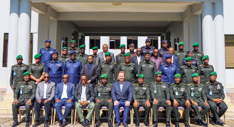 Ibibazo byugarije Akarere bisaba abayobozi gutekereza birenze urugamba