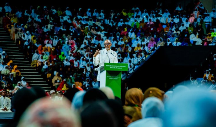 Perezida Kagame yashimangiye ko Leta itazihanganira amadini asahura abaturage