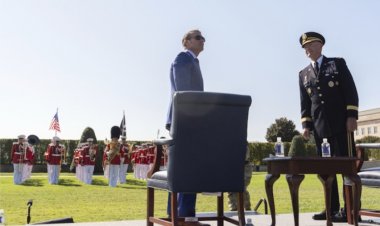 Minisitiri w'ingabo wa Amerika yirukanye mu nshingano umugaba w’Ingabo zirwanira ku butaka