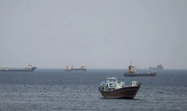 Trump yategetse gusenya ubwato bwa Iran buri mu muhora wa Hormuz