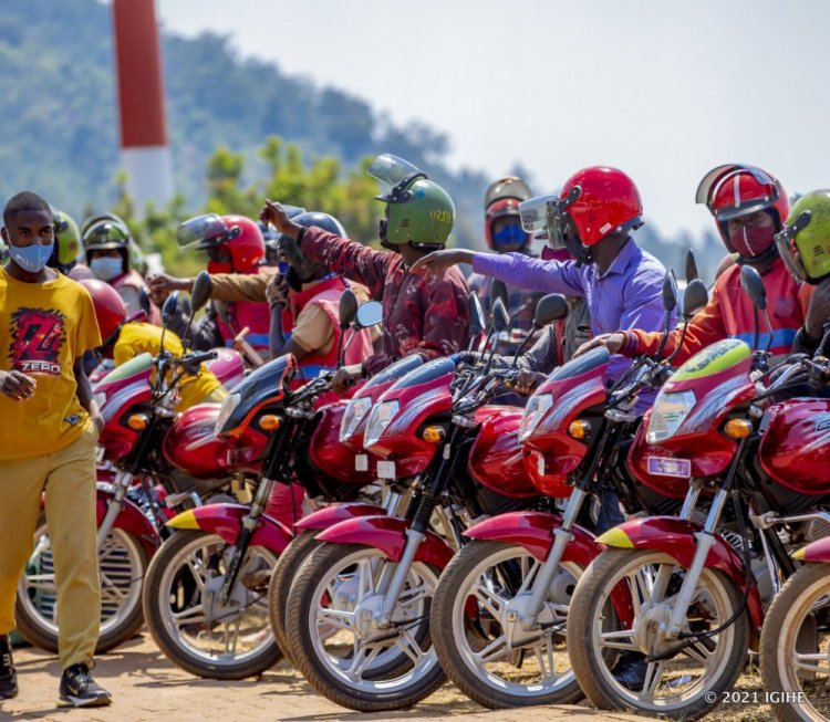 Moto zikoresha lisansi na mazutu zigiye  guhagarikwa burundu ku isoko ry'u Rwanda