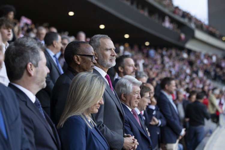 Perezida Kagame yakurikiye umukino wa UEFA Champions League wahuje Arsenal na Atlético Madrid (Amafoto)