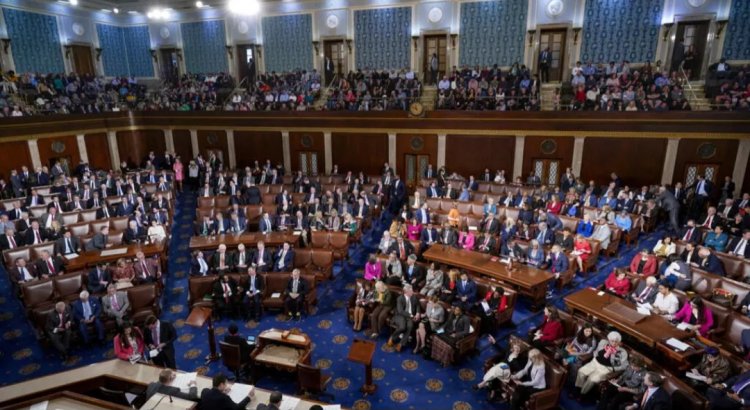 Amerika: Abadepite batoye umwanzuro usaba Perezida Trump gukura ingabo mu ntambara ya Iran